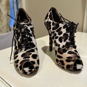 Dolce & Gabbana Leopard Print Calf Hair Ankle  Booties size 35 IT